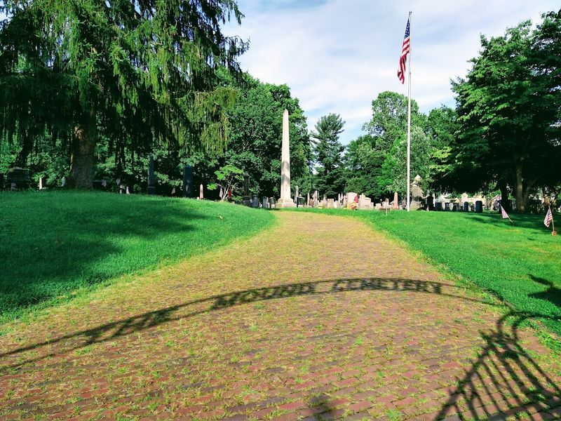 Mound Cemetery: A Prehistoric Earthwork in the Middle of a City Graveyard