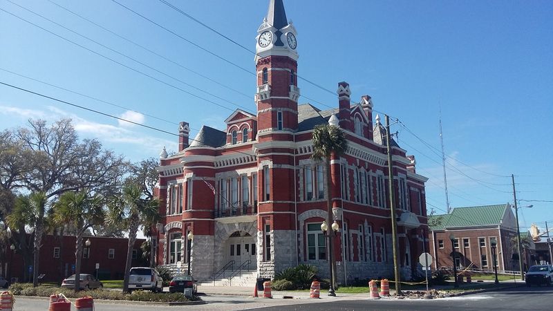 Brunswick's Oak-Shaded Old Town