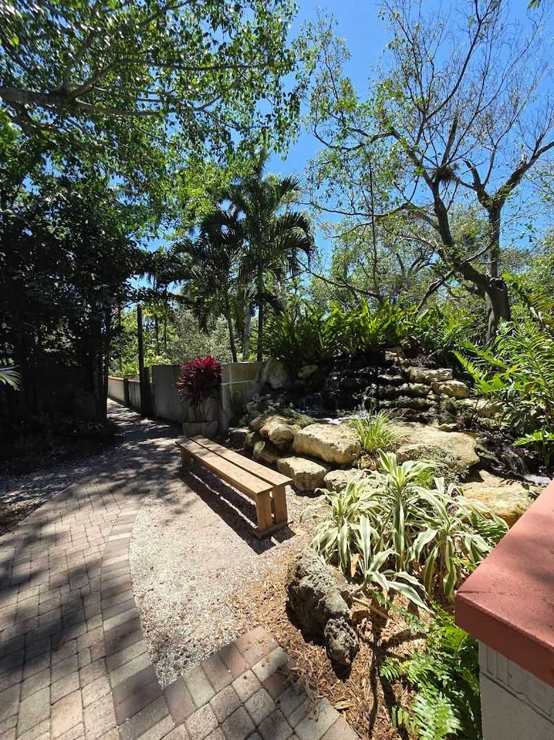 Small-Scale Charm - An Intimate Alternative to Big Zoos