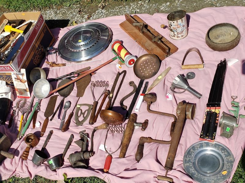 Vintage And Antiques Hunt