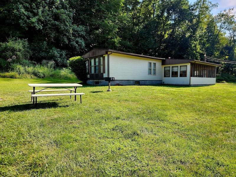 Cabins, Parking, And Simple Staging