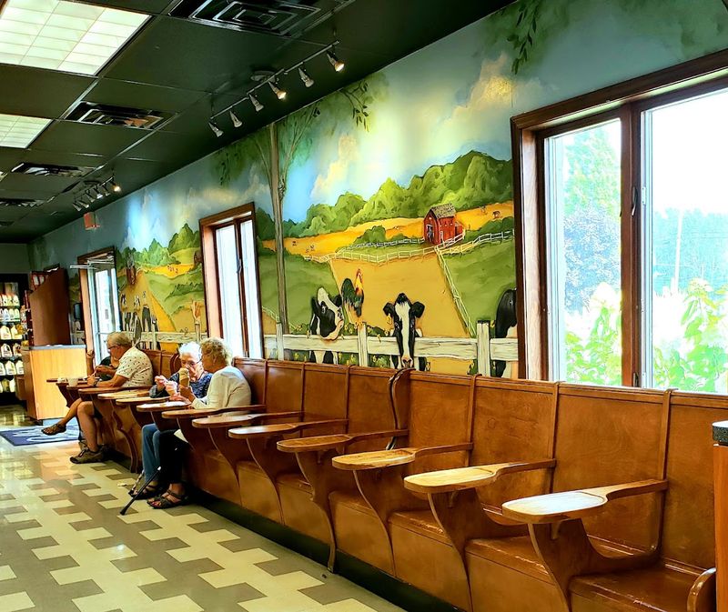 Best Times To Visit And Beat The Line