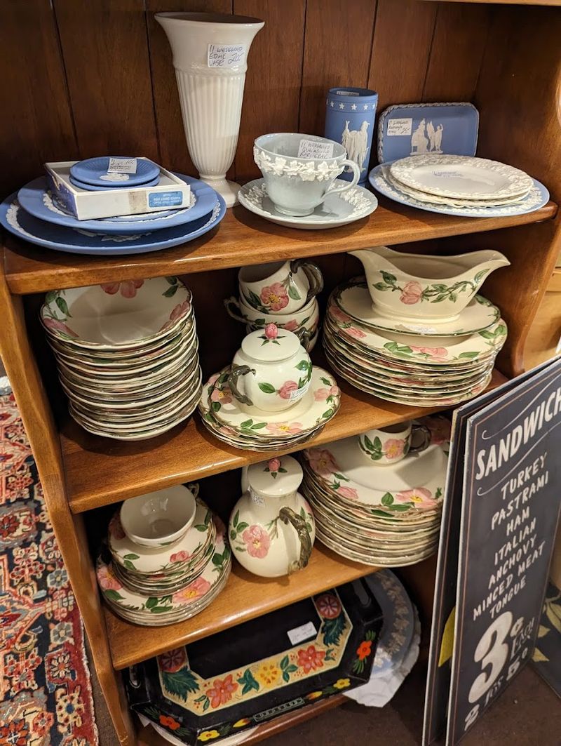 Sturbridge Antique Shops (Sturbridge, MA)