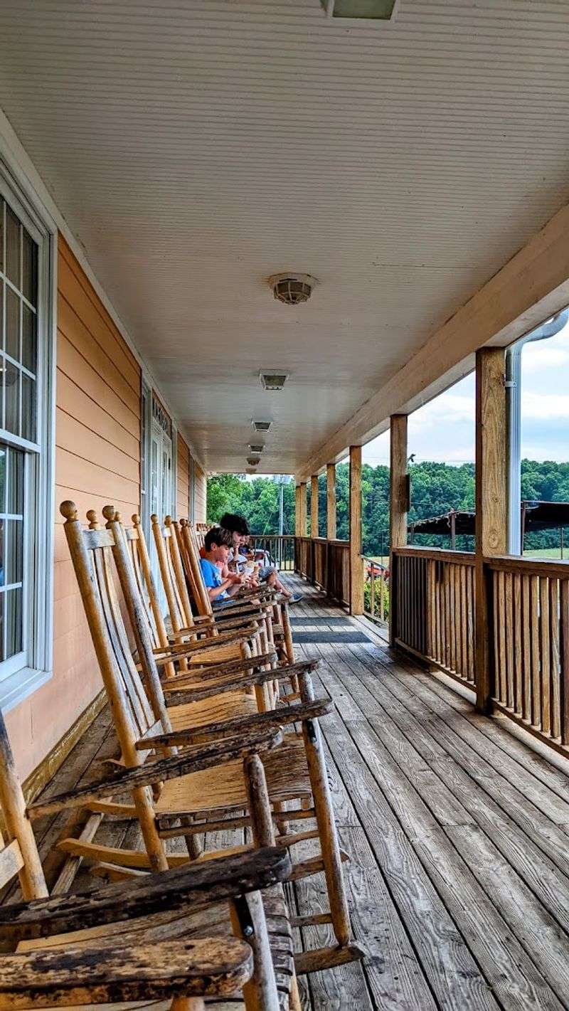 Sunset Porch Rituals and Seating Tips