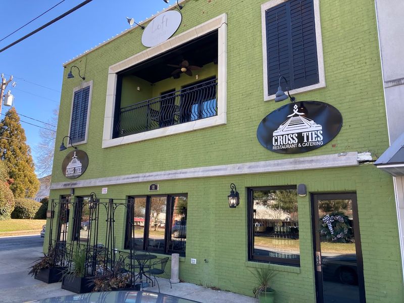 Cross Ties Restaurant & Catering 