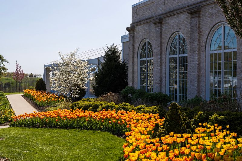 Seasonal Displays That Change Year-Round