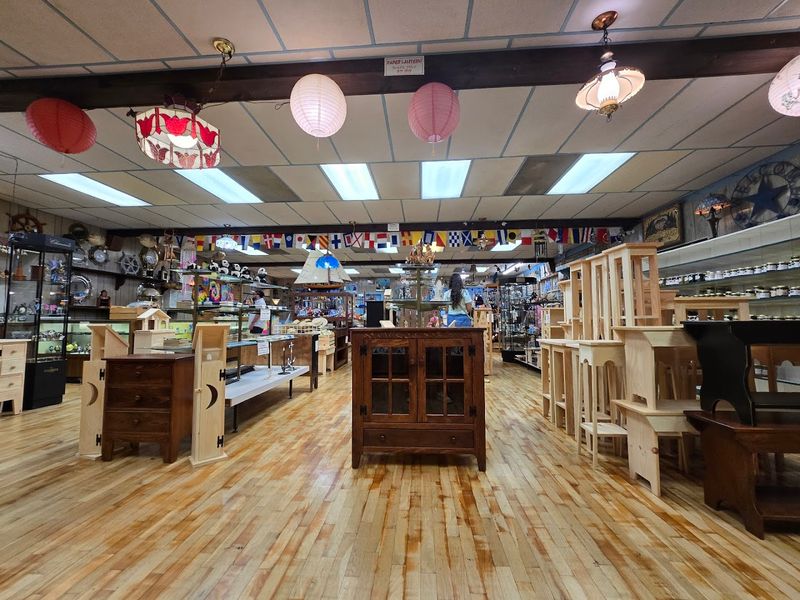 More Than Just Pie: A Full Amish-Style Gift Shop