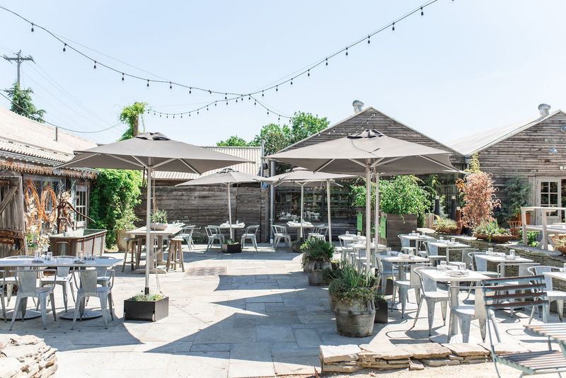 A Seamless Indoor-Outdoor Experience