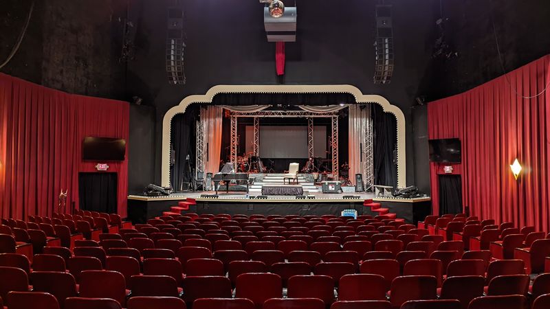 Art Deco Bones Inside an 1818 Story