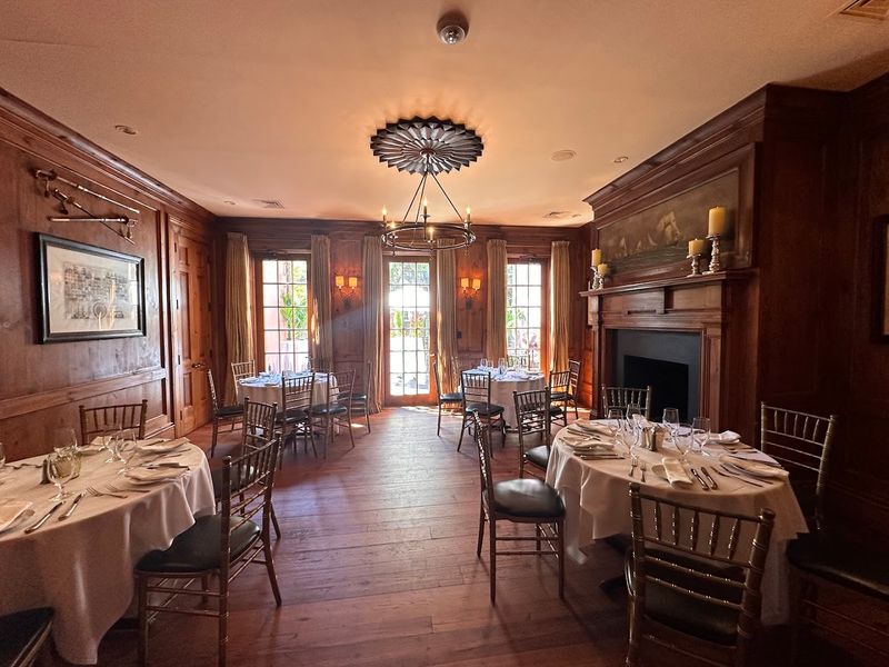 A Dining Experience Steeped in Atmosphere and Mystery