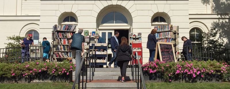 Community Programs That Bring People Together