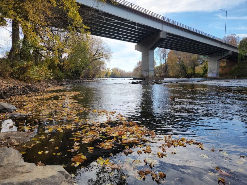 A Walkable Riverfront Arts Corridor