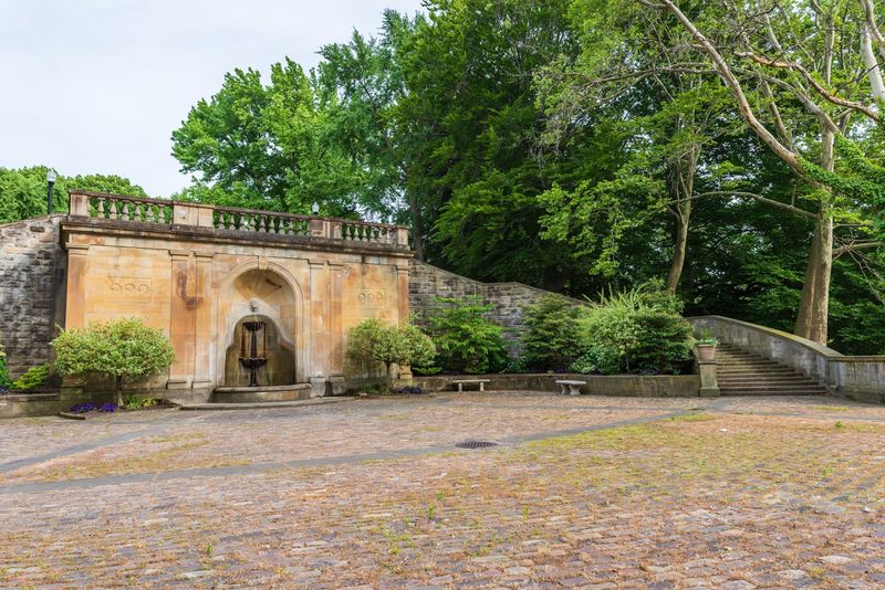 Italian Garden With Piazza Energy