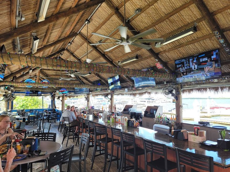 Outdoor-Only Seating Embraces Island Life