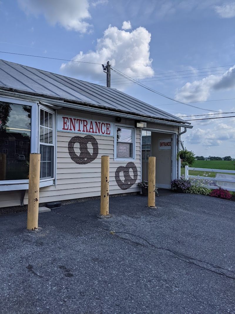 Dutch Country Soft Pretzels (New Holland)