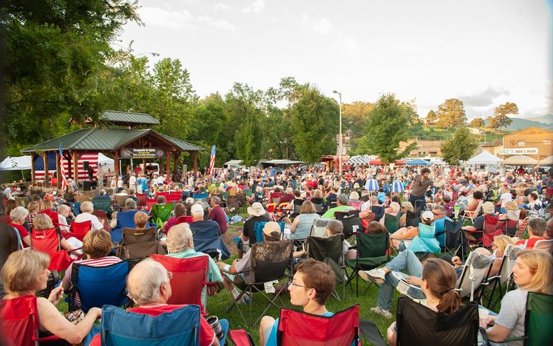 Bridge Park And Saturday Farmers Market