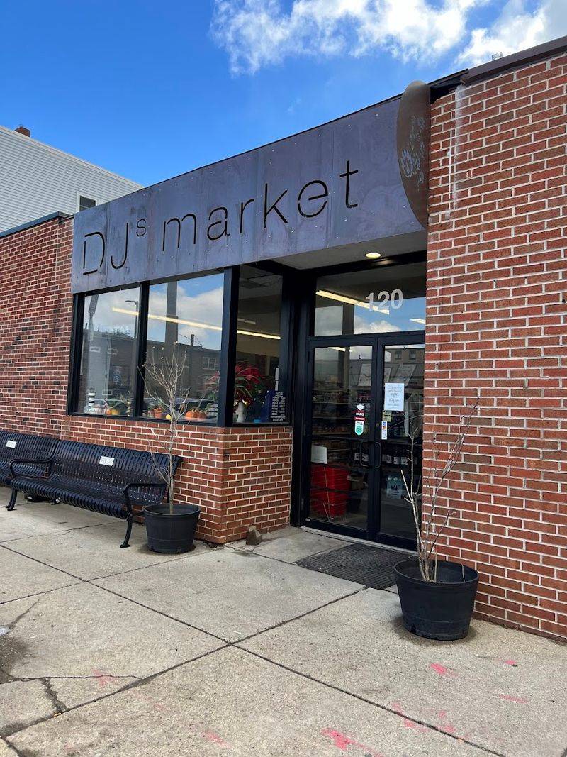 DJ&rsquo;s Market - Boston
