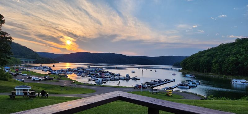 Docksiders Cafe (Clarendon, PA)