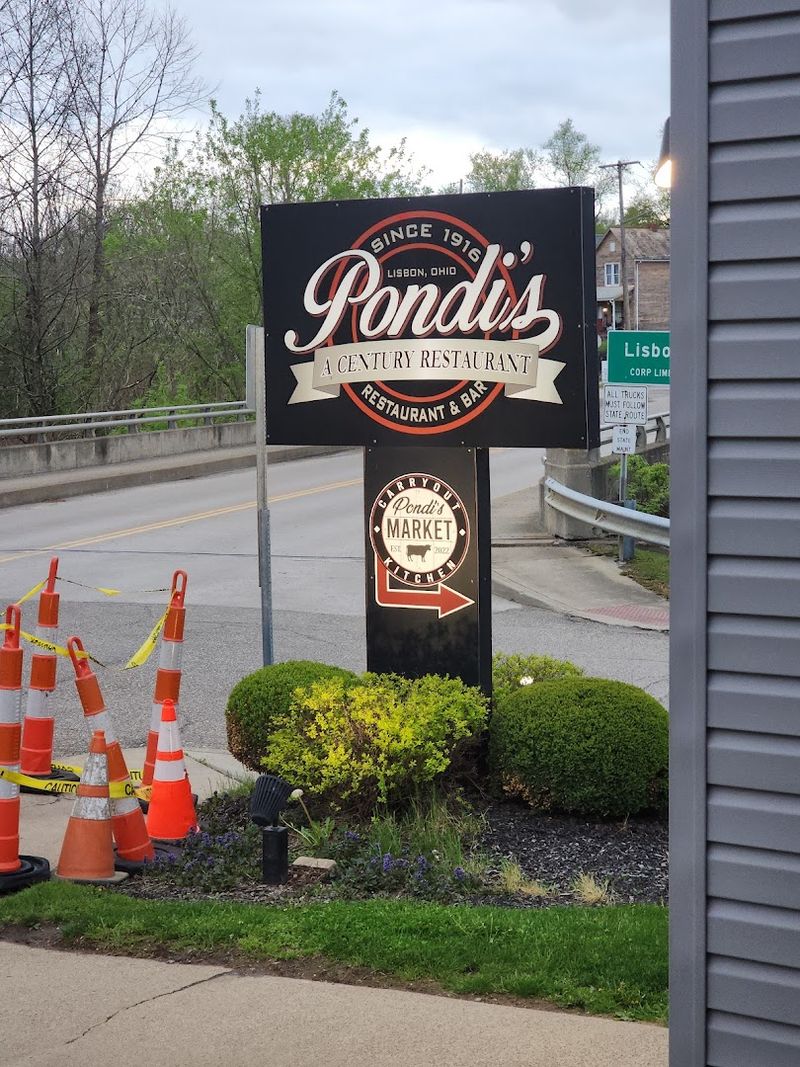 Small-Town Downtown Shops & Local Dining