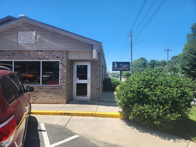 The Hickory Wood Pit &mdash; No Gas, No Shortcuts, No Apologies