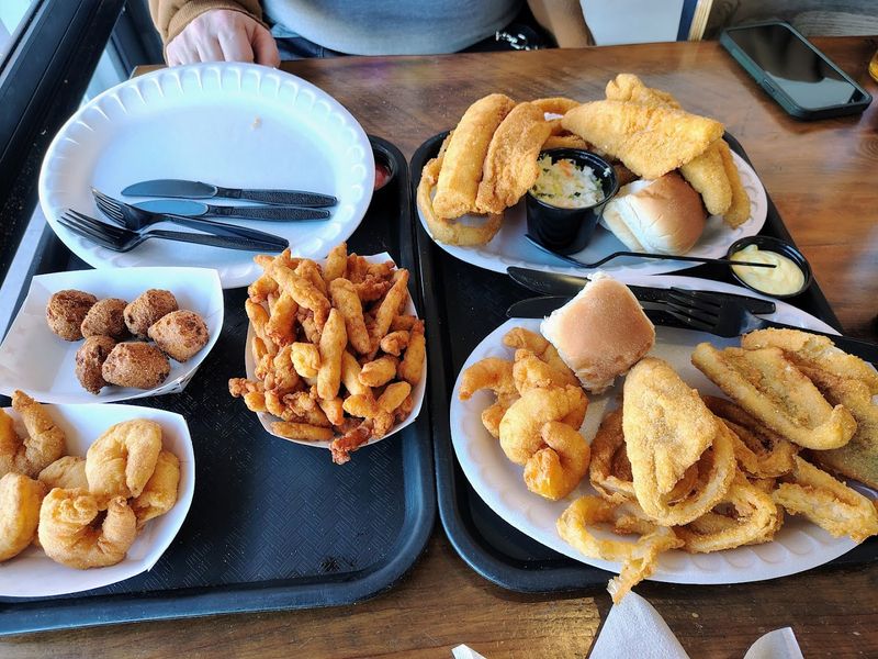 Jolly Roger Seafood House &mdash; Port Clinton
