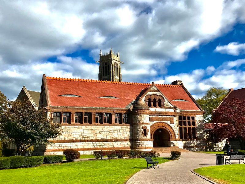 Thomas Crane Public Library