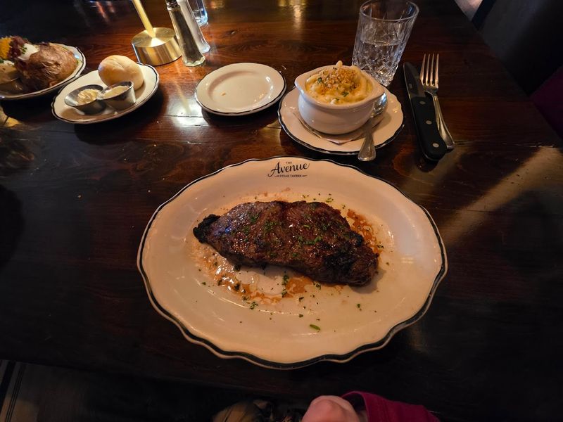 The Avenue Steak Tavern – Columbus