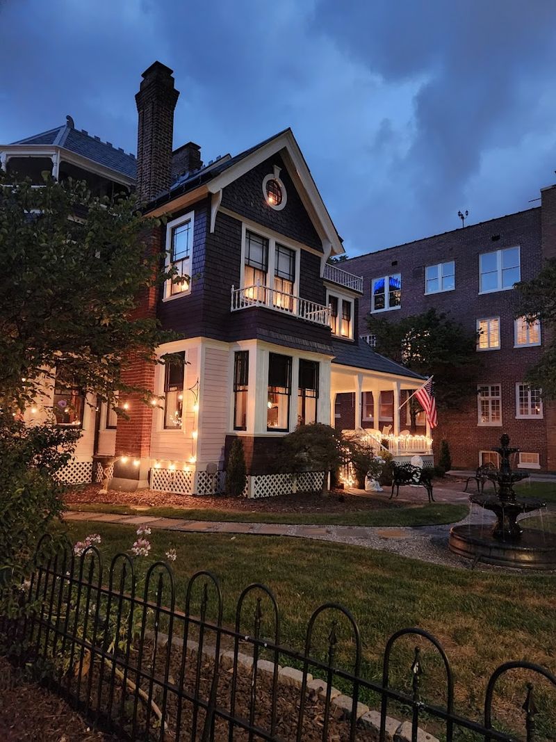 Charlotte Fourth Ward Walking Tour