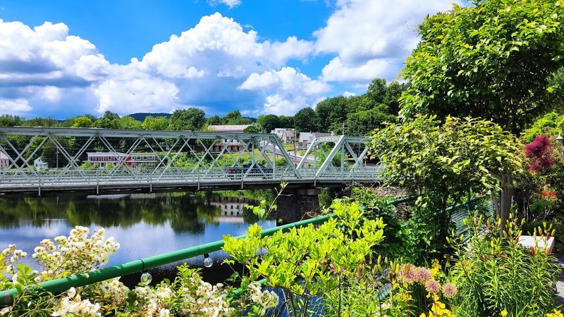 Bridge of Flowers