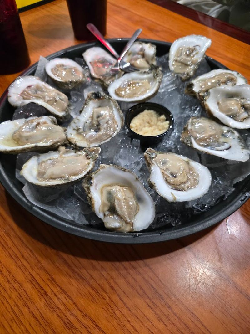 Lee & Rick's Oyster Bar (Orlando) &mdash; Raw Oysters