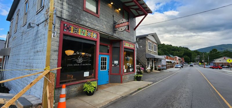 Pie on the Mountain &ndash; Lansing