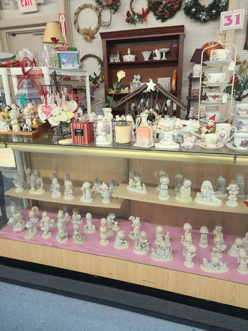 Handmade Crafts and Local Artisan Goods