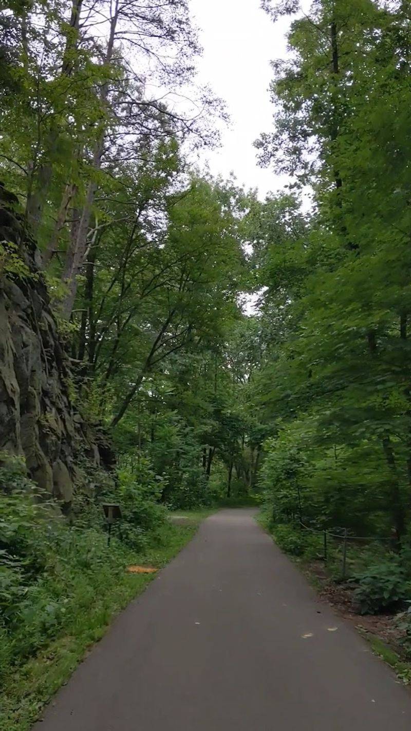 Blackhand Gorge Trail