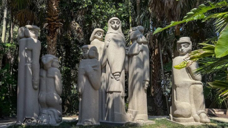 One Of Florida’s Most Unique Garden Experiences Combines Art, Palms, And Quiet Walking Paths