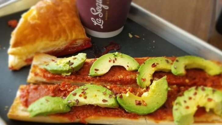 One Of Florida&rsquo;s Oldest Cuban Bakeries Has Been Baking Bread The Same Way Since 1915