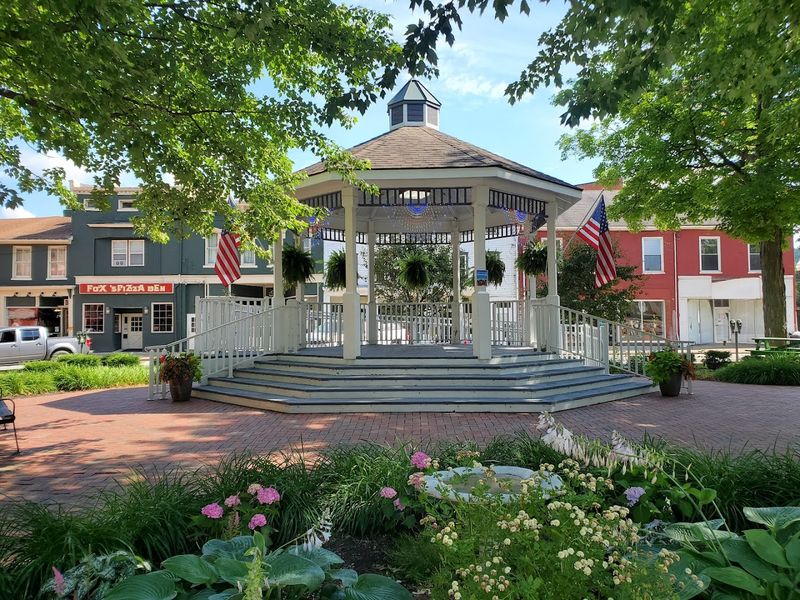 Historic Lisbon Town Square & Courthouse