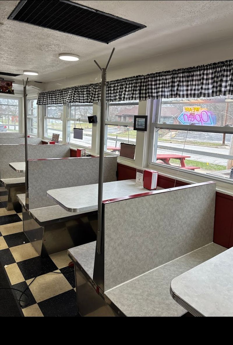 The Tiny Diner That Feels Like a Time Capsule