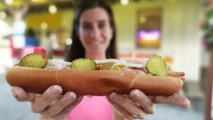 One of the Best Hot Dogs in Pennsylvania Comes From a Little Stand on the Way to Conneaut Lake