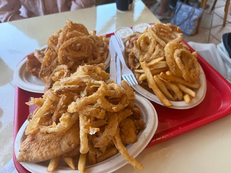 The Fried Clams Are the Reason Most People Come Back