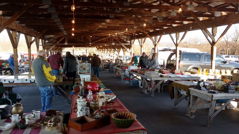 The Early-Bird Outdoor Flea Market Experience