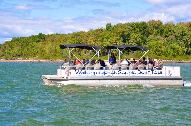 Lake Wallenpaupack Scenic Boat Tour & Boat Rentals