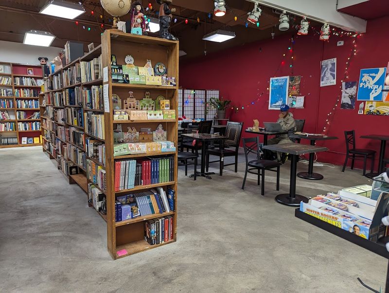 Comfortable Reading and Browsing Areas