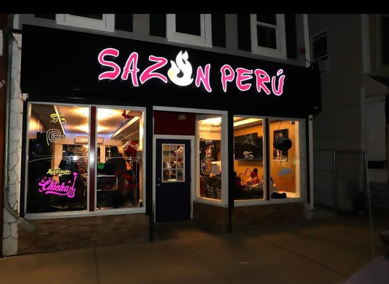 Saz&oacute;n Per&uacute; Restaurant &ndash; Lawrence