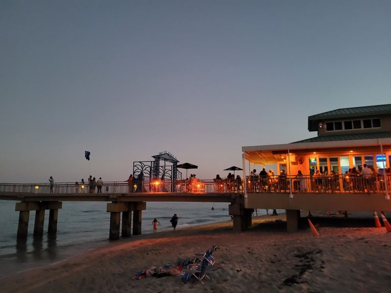 Sandbar at Newport Pier