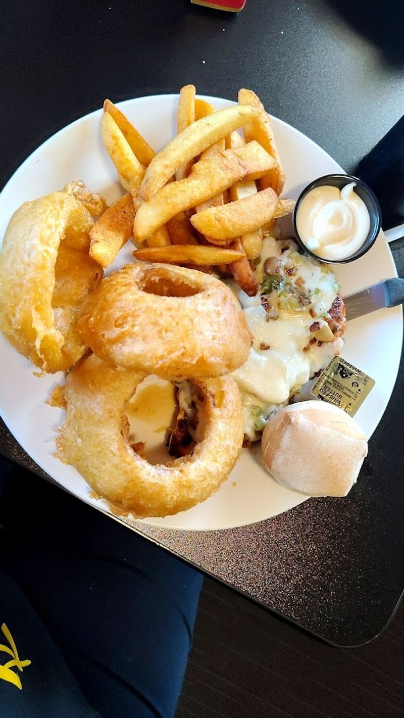 Onion Rings, Straws, And Sides That Steal The Show