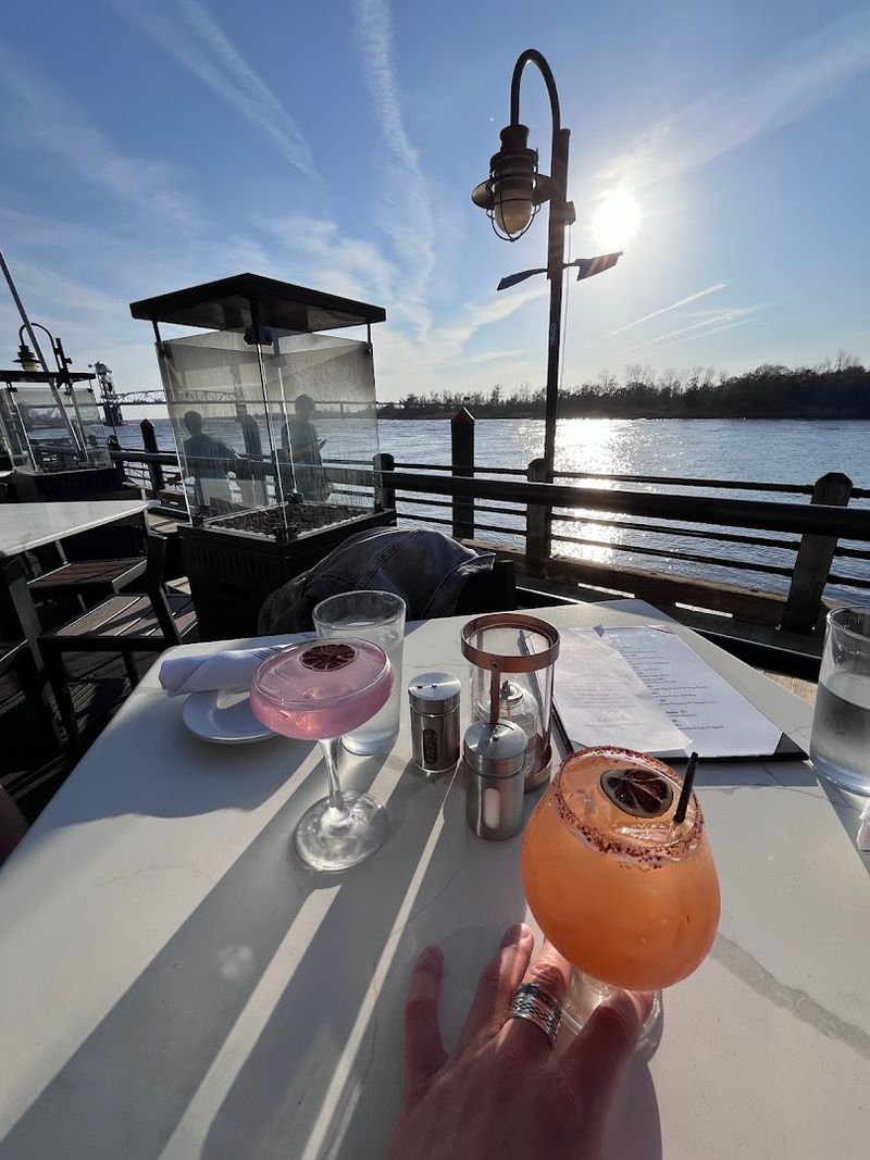 Dining With a Waterfront View