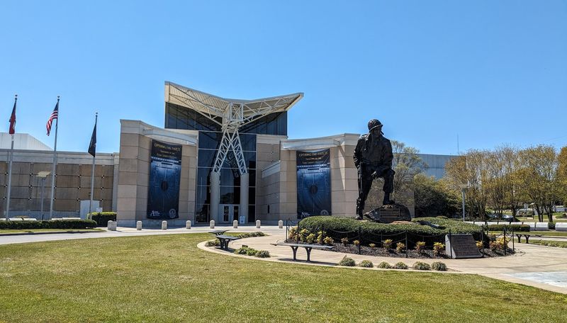 How Lake Rim Fits Into a Fayetteville Day Trip