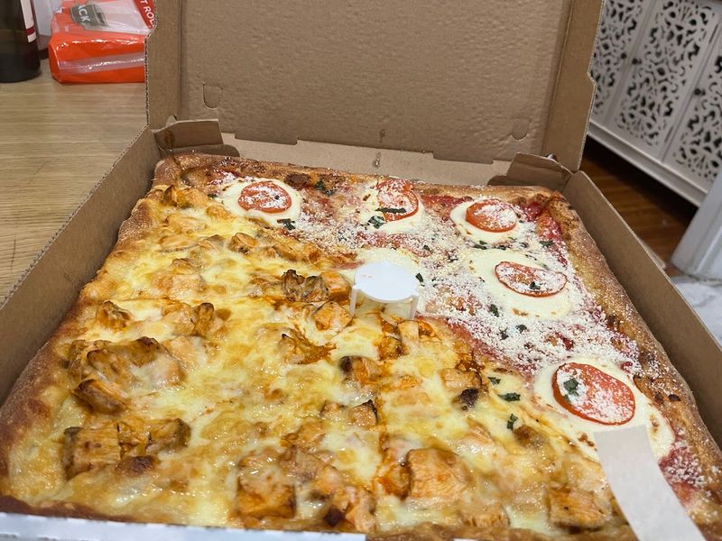 Pike Square Pizza - Upper Darby