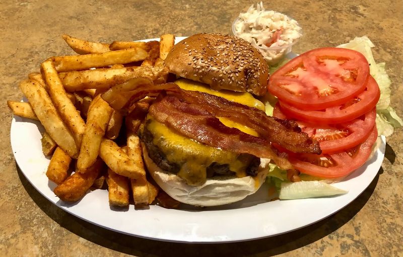 The Deluxe Cheeseburger