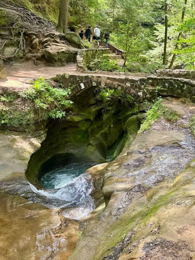 Old Man's Cave to Cedar Falls Loop &ndash; Hocking Hills State Park
